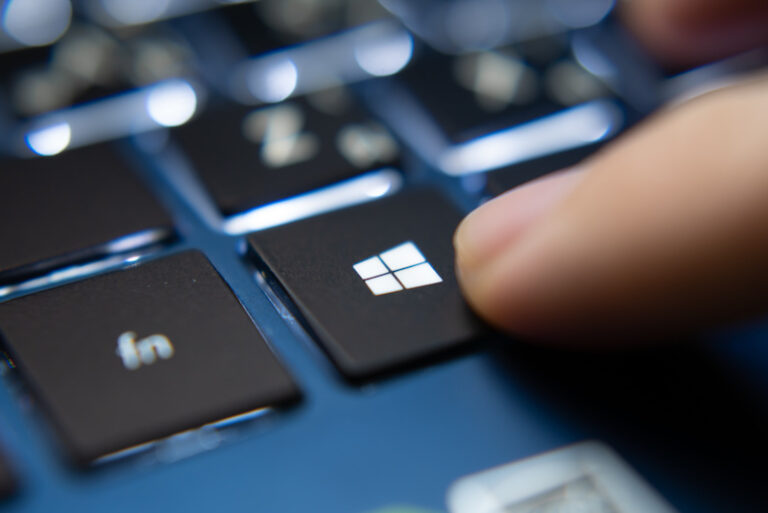 FAQ: How Do I Show Windows Version On Desktop?